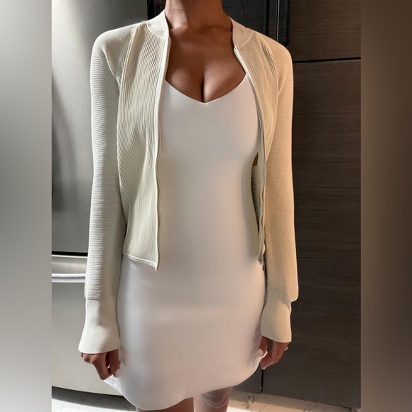 Lululemon Lightweight Ribbed Knit Jacket in black size M - Picture 5 of 16